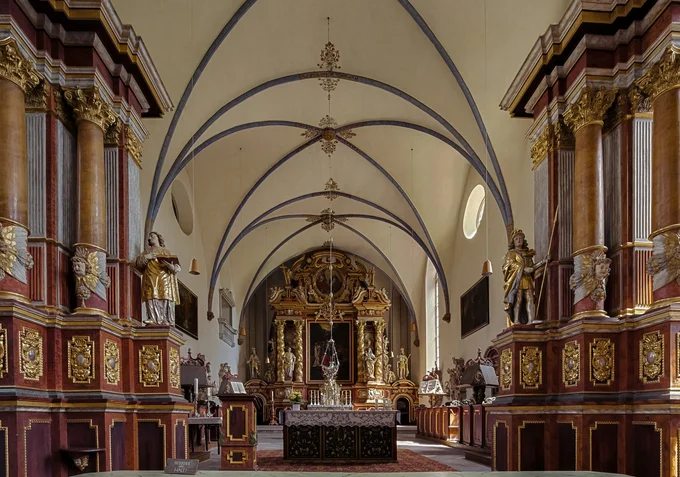 Interior da basílica de Corvey, na Alemanha